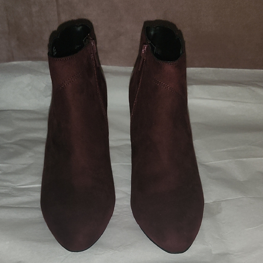 Brand New Kelly & Katie Women's Burgundy Ankle Boots
